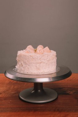 Masada lezzetli bir pasta var.