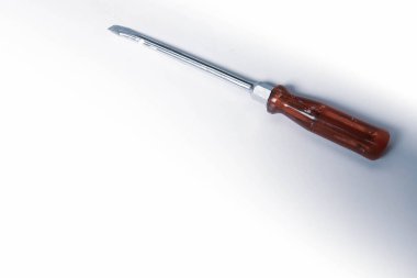 Plastik saplı tornavida.