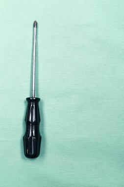 Plastik saplı tornavida.