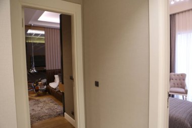 Lüks ev koridorunun içi