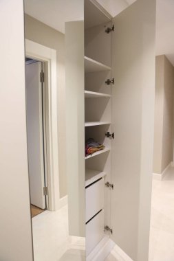 Lüks ev koridorunun içi