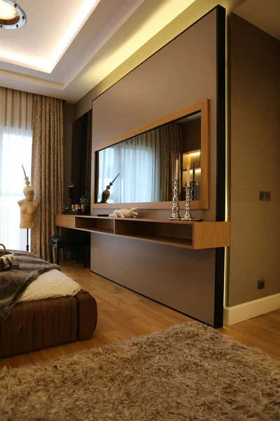 현대적인 디자인에 아늑한 침실의 인테리어 — 스톡 사진