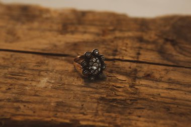 Elmas Mücevherler ve Moda Mücevherleri