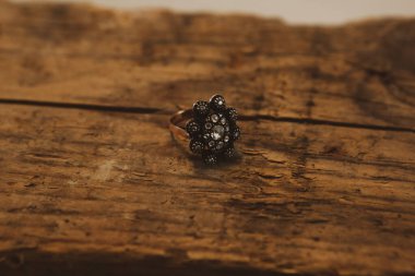 Elmas Mücevherler ve Moda Mücevherleri