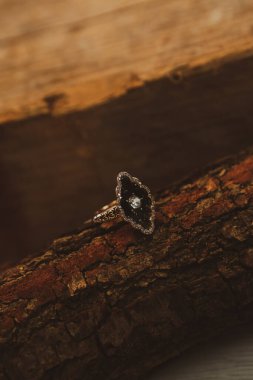 Elmas Mücevherler ve Moda Mücevherleri