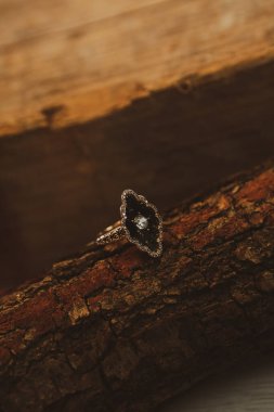 Elmas Mücevherler ve Moda Mücevherleri