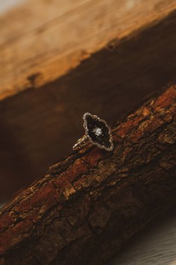 Elmas Mücevherler ve Moda Mücevherleri