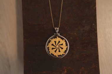 Elmas Mücevherler ve Moda Mücevherleri