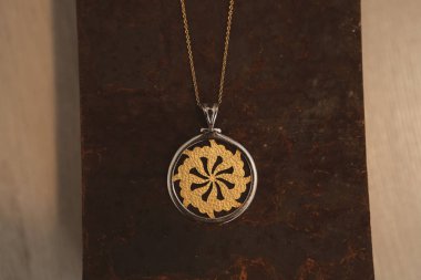 Elmas Mücevherler ve Moda Mücevherleri