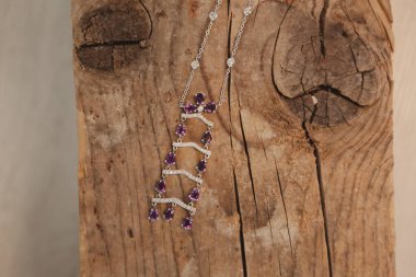 Elmas Mücevherler ve Moda Mücevherleri