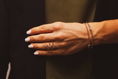 Elmas Mücevherler ve Moda Mücevherleri