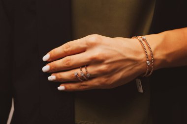 Elmas Mücevherler ve Moda Mücevherleri