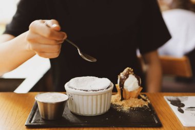 dondurma çikolatalı sufle