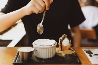 dondurma çikolatalı sufle