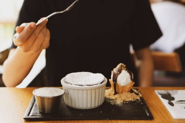 dondurma çikolatalı sufle