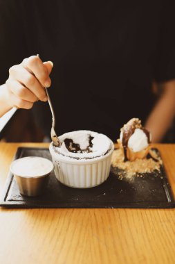 dondurma çikolatalı sufle