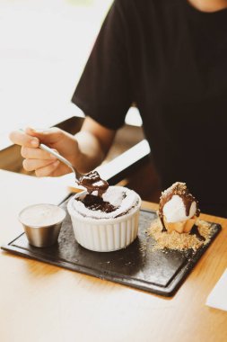 dondurma çikolatalı sufle