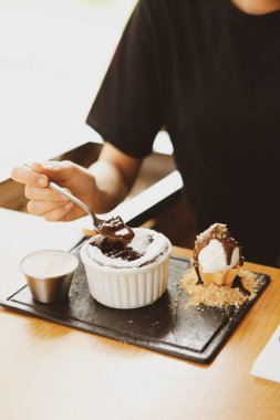 dondurma çikolatalı sufle