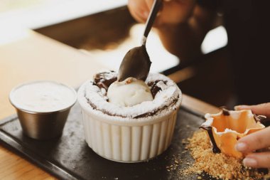 dondurma çikolatalı sufle