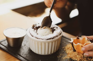 dondurma çikolatalı sufle