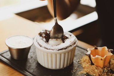 dondurma çikolatalı sufle