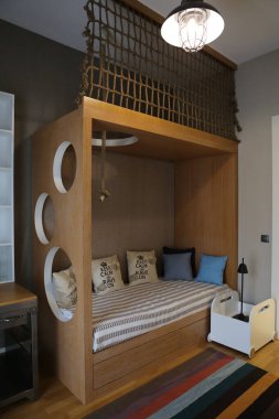 Modern çocuk odasının içi.