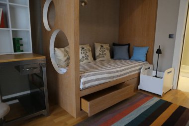 Modern çocuk odasının içi.