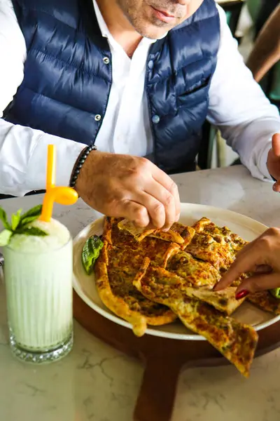 Traditionelles Türkisch Gebackenes Gericht Pide Türkische Pizzeria Vorspeisen Aus Dem — Stockfoto