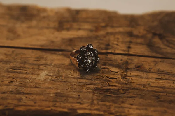 Elmas Mücevherler ve Moda Mücevherleri