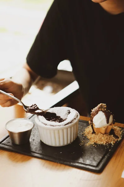 Soufflé Chocolate Con Helado — Foto de Stock
