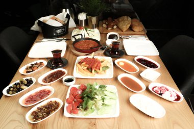 zengin ve leziz Türk Kahvaltı