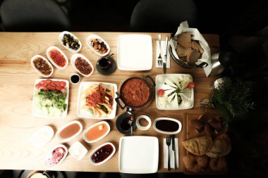 zengin ve leziz Türk Kahvaltı