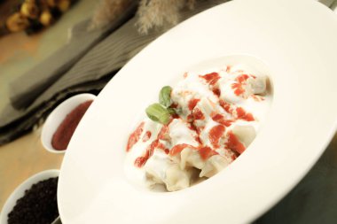 Türk mantı manlama plaka üzerinde