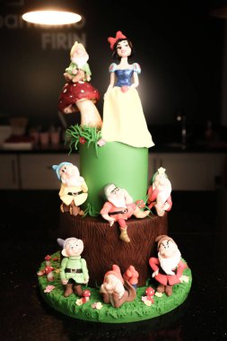 Masada lezzetli bir pasta var.