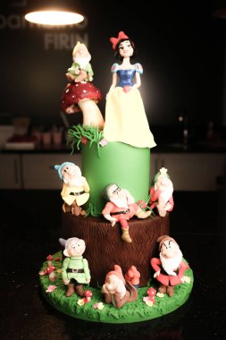 Masada lezzetli bir pasta var.