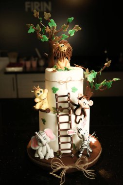 Masada lezzetli bir pasta var.