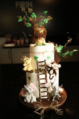 Masada lezzetli bir pasta var.