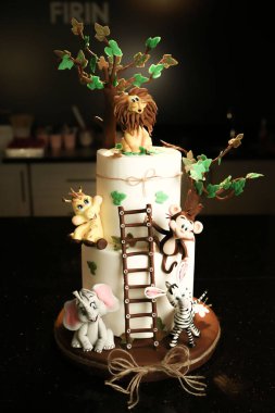 Masada lezzetli bir pasta var.