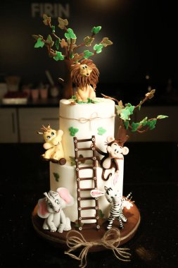 Masada lezzetli bir pasta var.