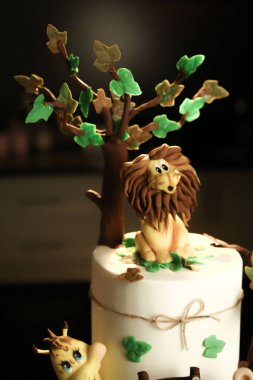 Masada lezzetli bir pasta var.