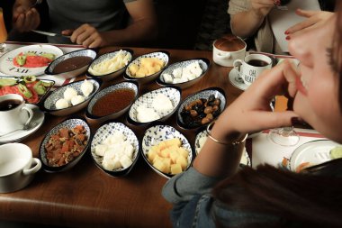 zengin ve leziz Türk Kahvaltı