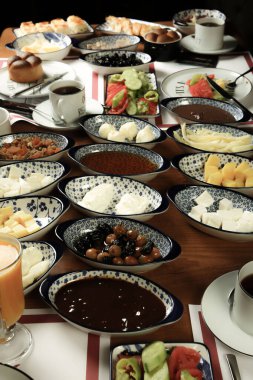 zengin ve leziz Türk Kahvaltı