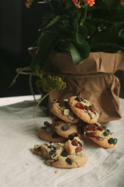 Koyu çikolata parçaları ile tanımlama