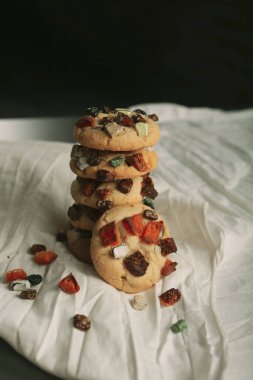 Koyu çikolata parçaları ile tanımlama