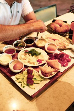 zengin ve leziz Türk Kahvaltı