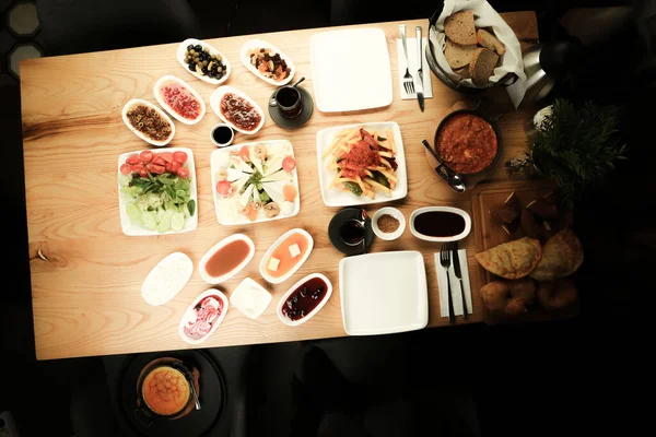 Reichhaltiges Und Köstliches Türkisches Frühstück — Stockfoto