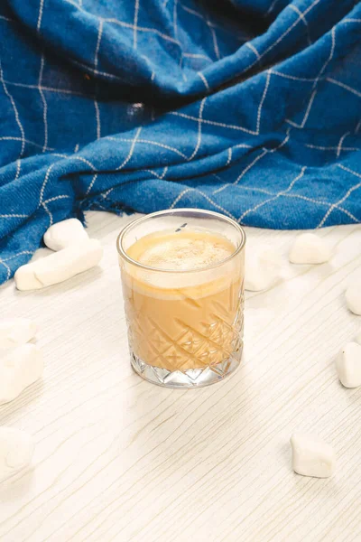 Eiskaffee Mit Milch Eiskaffee Latte Frau Hält Glas Eiskaffee Der — Stockfoto