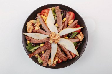 Taze salata tabağı ile karışık yeşillik