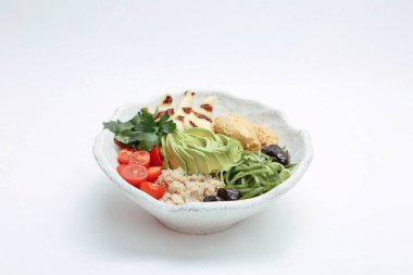 Taze salata tabağı ile karışık yeşillik