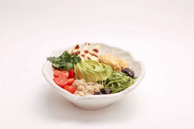 Taze salata tabağı ile karışık yeşillik